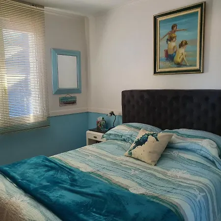 Bed & Breakfast Le Petit Manoir *